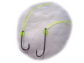 Tying the Snell Knot on a straight-eyed hook and a crank-eyed hook